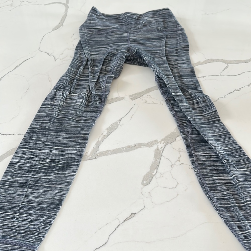 Lululemon. Black and white striped leggings. EUC.